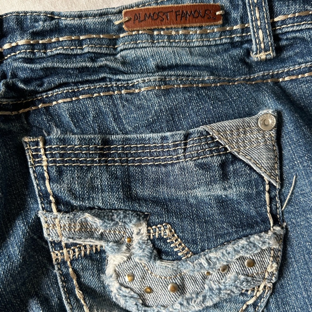 Almost Famous Distressed Y2K Capri Jeans - Picture 10 of 11